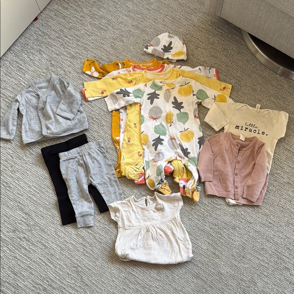 6 mo Girls Clothing Bundle - Picture 1 of 11